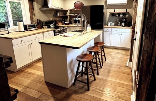 Gaylordsville House | Quiet Historic Retreat