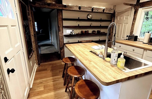 Gaylordsville House | Quiet Historic Retreat