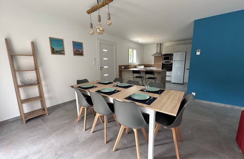 Montaren-et-Saint-Mediers House | Quiet house with pool sleeps 8