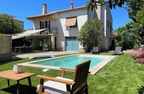 Villeneuve-les-Avignon House | Quiet house with swimming pool a stone's throw from Avignon