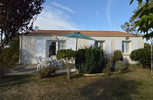Bourgenay House | Quiet Holiday Home in Loire by the Sea