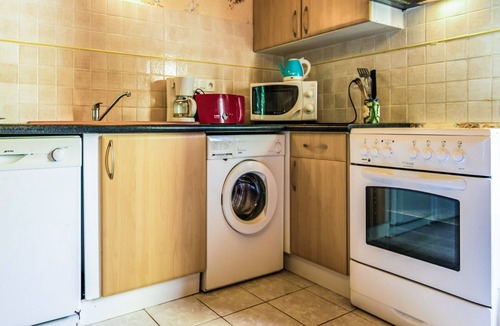 Salignac-Eyvignes House | Quiet holiday home with shared pool