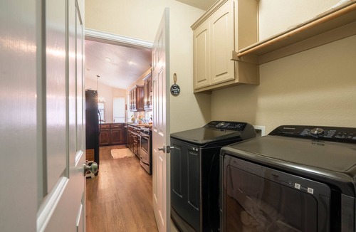 Keller House | Quiet Home close to 35w and Shopping
