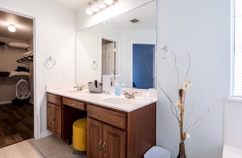 Austin House | Quiet home minutes from Austin attractions.