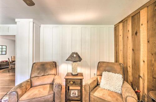 Hawkins House | Quiet Home on Lake Hawkins w/Kayaks + Dock!
