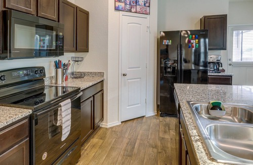 Manor House | Quiet Home w/ Fenced Yard - 16 Mi to UT Austin!