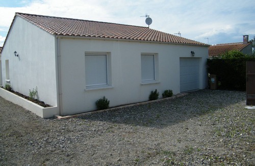 Saint-Denis-du-Payre House | Quiet house near the sea