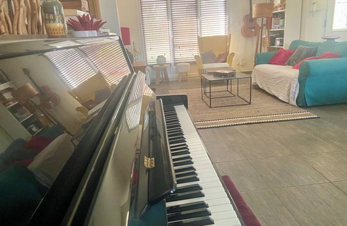 Castelnau-le-Lez House | Quiet house, good neighborhood, piano and cat on site for relaxing.