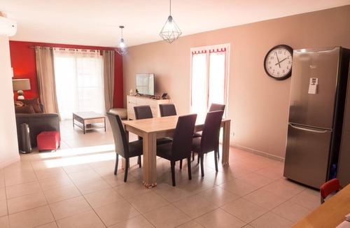 Coustouge House | Quiet house in Corbières covered pool air conditioning