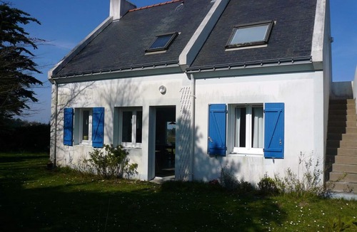 Locmaria House | Quiet house near Grands Sables beach, pets allowed