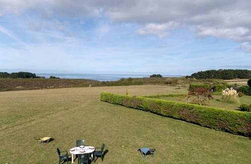 Locmaria House | Quiet house near Grands Sables beach, pets allowed