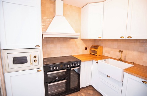 Deauville City Centre Cottage | Quiet house near the beach in a secure area with free private parking