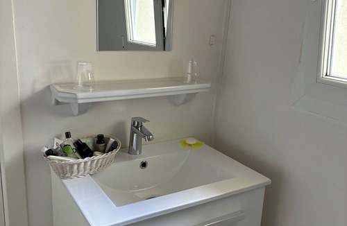 Brehal Bed & Breakfast | Quiet house near the sea