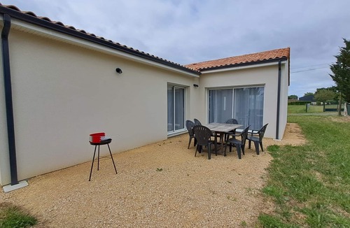 Salles-en-Toulon House | Quiet house near Vienne