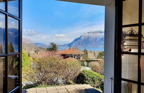 Cessenaz House | Quiet house with beautiful view of Lake Annecy