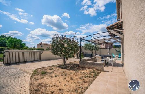Bagnols-sur-Ceze Villa | Quiet house with pool, ideal for families