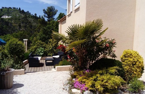 Manosque Villa | Quiet house with garden and pool