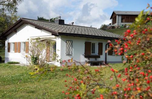 Lenz House | Quiet house with garden and mountain view