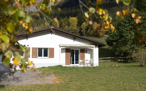 Lenz House | Quiet house with garden and mountain view