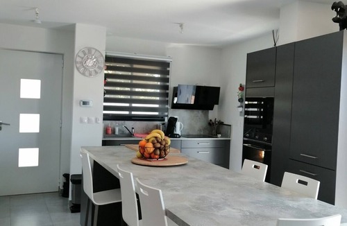 Gigean House | Quiet house with garden