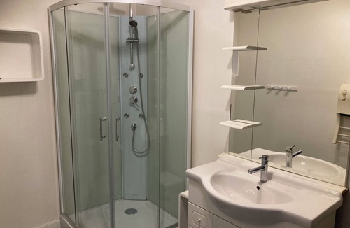 Iteuil House | Quiet house with garden and river access, 30 min from Futuroscope