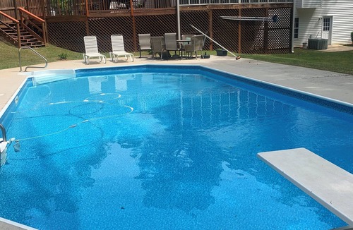 Newnan House | Quiet house with huge pool