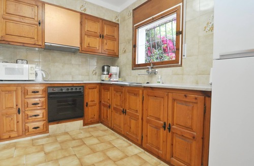 L'Escala Villa | Quiet house with large garden, wifi, 200 meters from the beach