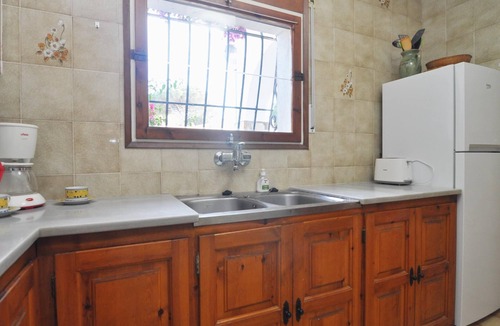 L'Escala Villa | Quiet house with large garden, wifi, 200 meters from the beach
