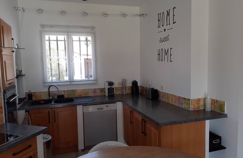 Aramon House | Quiet house with pool near AVIGNON and SAINT REMY DE PROVENCE
