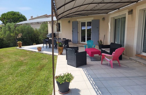 Aramon House | Quiet house with pool near AVIGNON and SAINT REMY DE PROVENCE