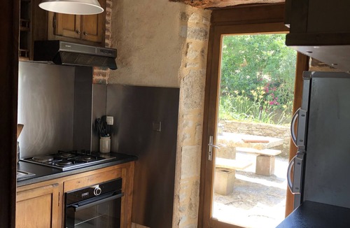 Vailhourles House | Quiet house with private, secure swimming pool heated from June to September