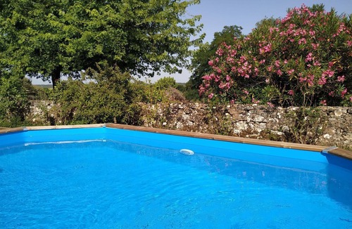 Berson House | Quiet house with private heated pool