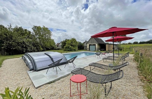 Mantilly Cottage | Quiet house with spa, heated pool and garden in Normandy