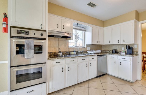 Central Southwest House | Quiet Houston Home w/Porch - Near Park & Trails!
