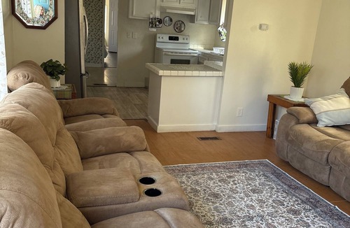 Emlyn House | Quiet Kentucky Retreat Clean, Comfortable