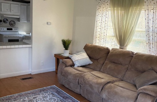 Emlyn House | Quiet Kentucky Retreat Clean, Comfortable