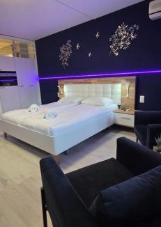 Bissone Apartment | Quiet Lake Design Apartament