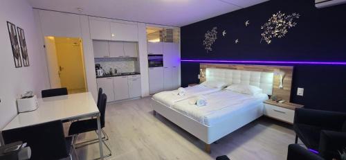 Bissone Apartment | Quiet Lake Design Apartament