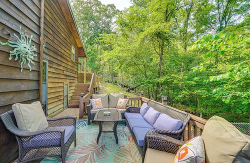 Camdenton Cabin | Quiet Lake of the Ozarks Cabin w/Dock + Gazebo!