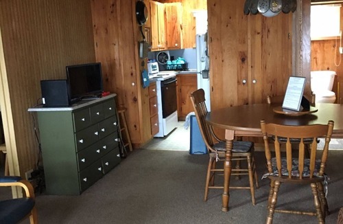 Belgrade Cottage | Quiet Lakefront Camp