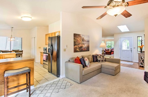 East Olympia House | Quiet Lakefront Olympia Home w/Dock on Half Acre