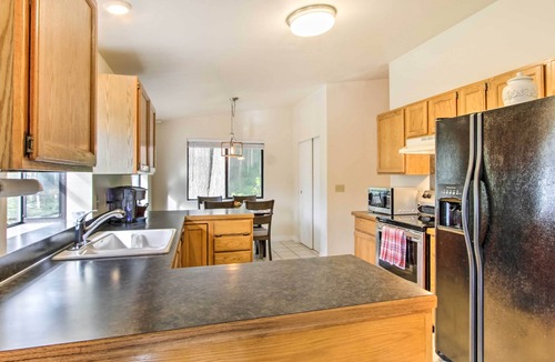 East Olympia House | Quiet Lakefront Olympia Home w/Dock on Half Acre