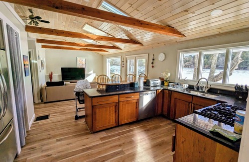 Northwood Cabin | Quiet Lakeside Escape