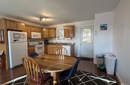 Stanley Bridge Cottage | Quiet Lakeside-Style 2BR Cottage | Firepit, Deck & Cozy Summer Nights