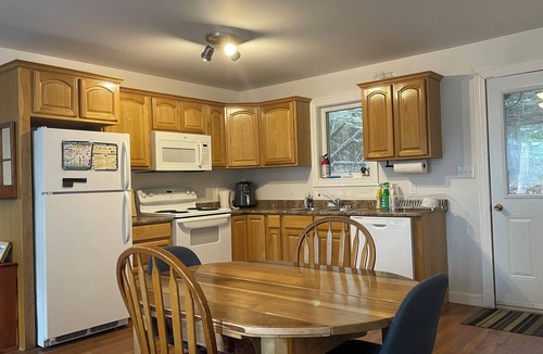 Stanley Bridge Cottage | Quiet Lakeside-Style 2BR Cottage | Firepit, Deck & Cozy Summer Nights