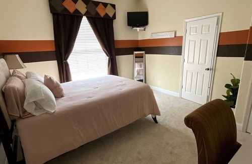 Wesley Chapel House | Quiet Lakeview Home