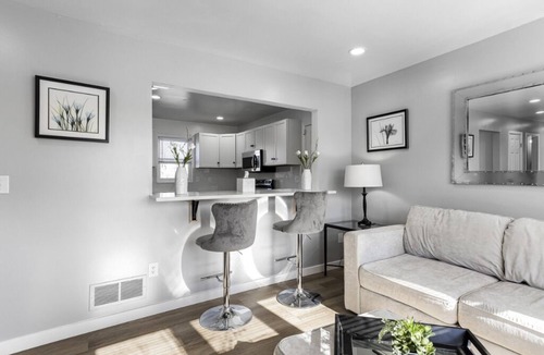 Lincoln House | Quiet Lincoln Retreat Near Delaware Beaches & DE Turf