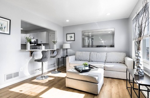 Lincoln House | Quiet Lincoln Retreat Near Delaware Beaches & DE Turf