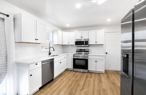Lincoln House | Quiet Lincoln Retreat Near Delaware Beaches & DE Turf