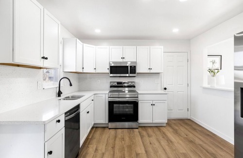 Lincoln House | Quiet Lincoln Retreat Near Delaware Beaches & DE Turf